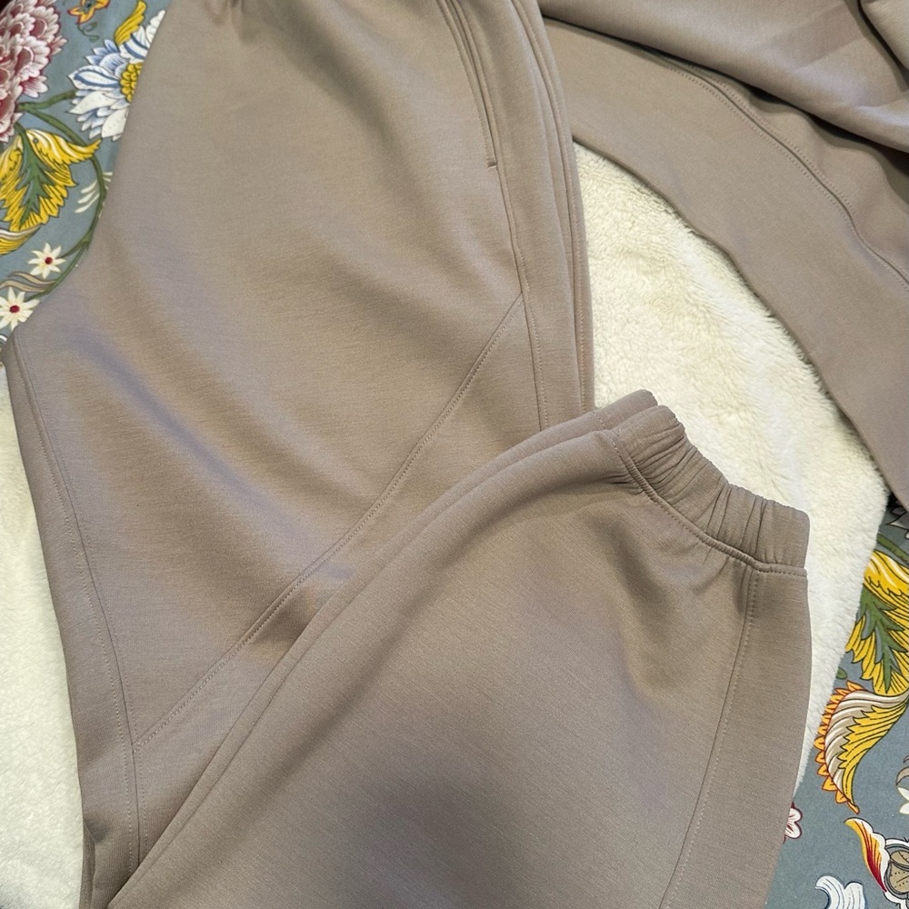 YPB Abercrombie Taupe Jogger Matching Set